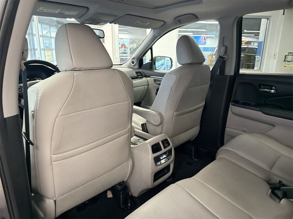 Thumbnail: 2016 Honda Pilot - 13