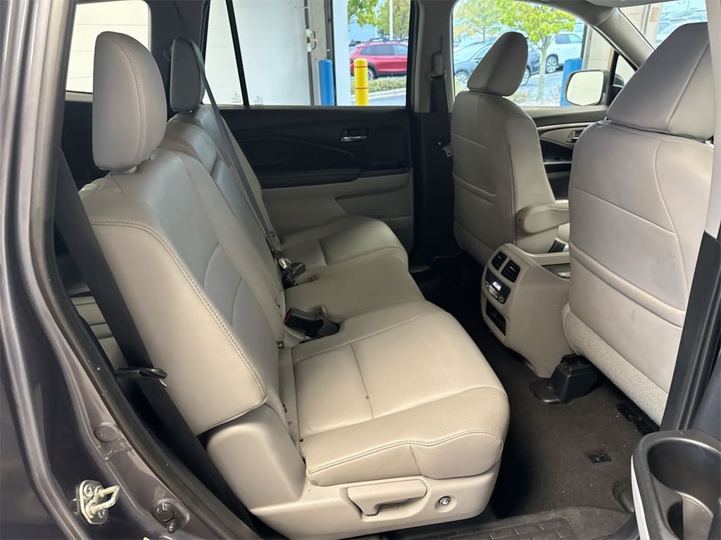 Thumbnail: 2016 Honda Pilot - 29