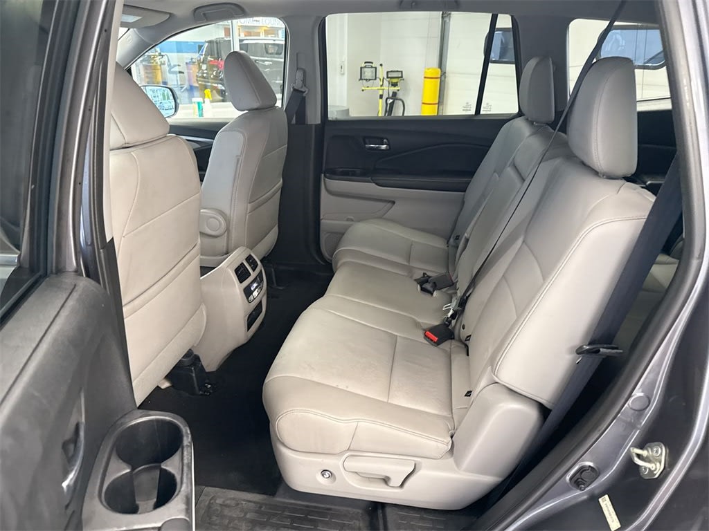 Thumbnail: 2016 Honda Pilot - 28