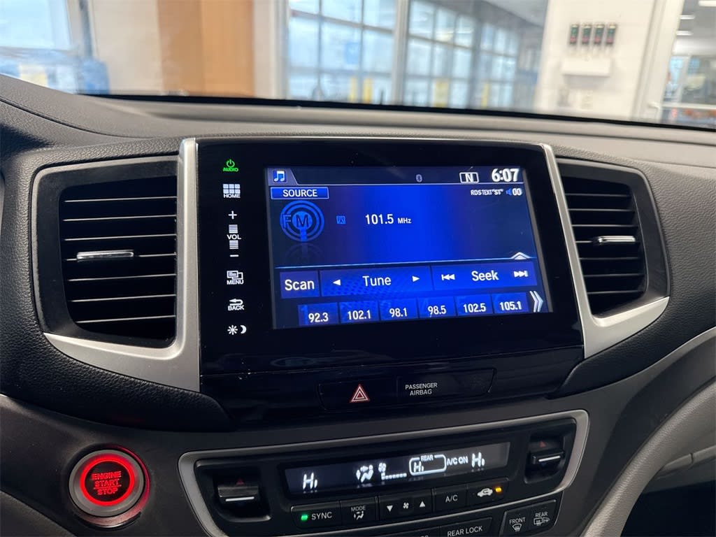 Thumbnail: 2016 Honda Pilot - 33