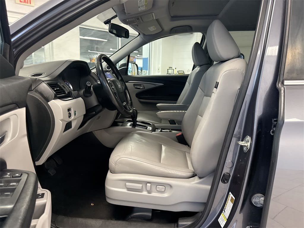 Thumbnail: 2016 Honda Pilot - 11