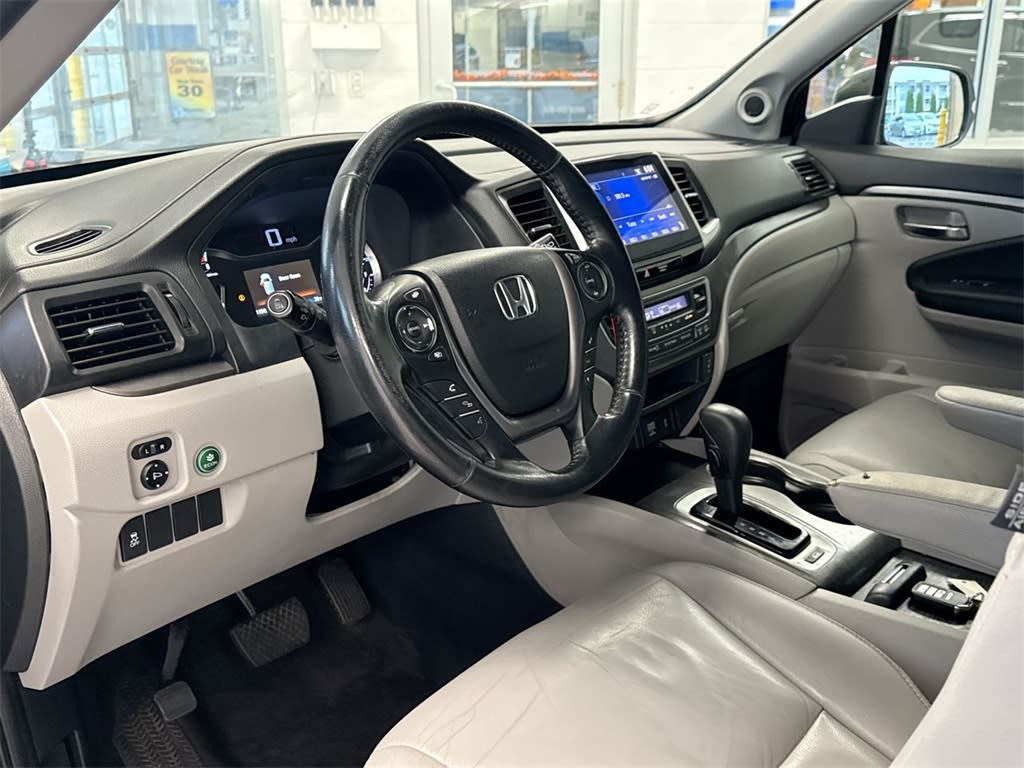 Thumbnail: 2016 Honda Pilot - 2