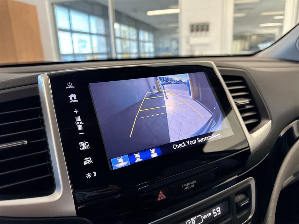 Thumbnail: 2017 Honda Pilot - 35