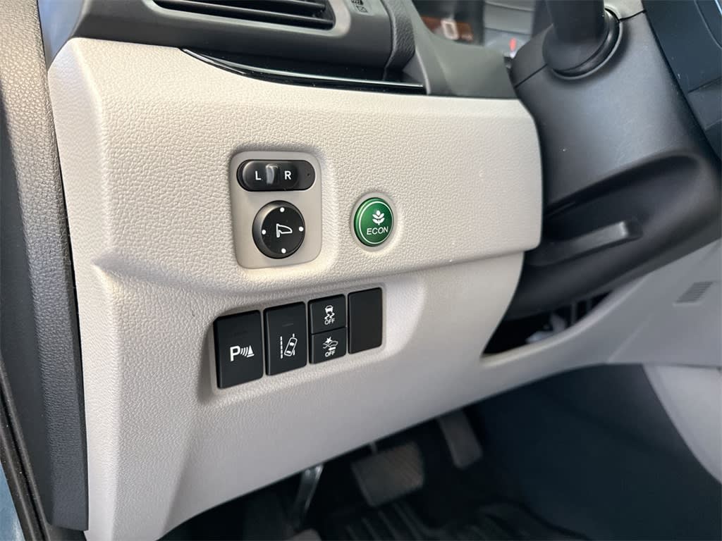 Thumbnail: 2017 Honda Pilot - 40