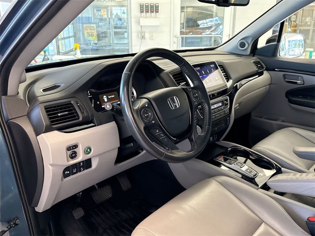 Thumbnail: 2017 Honda Pilot - 2