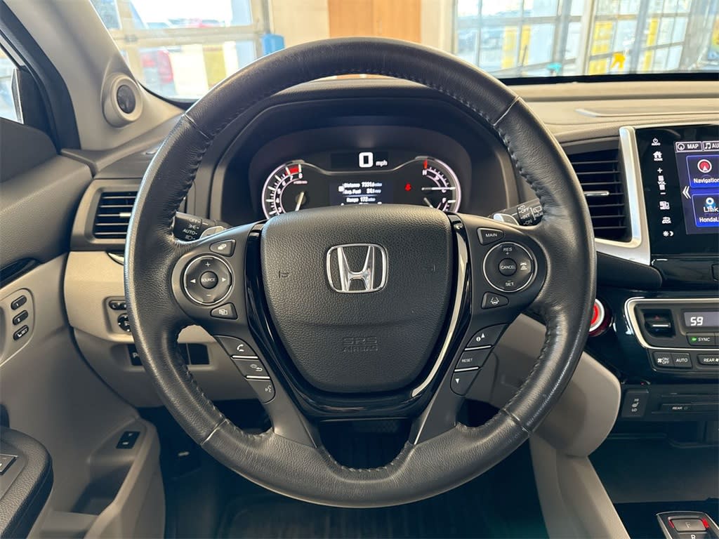 Thumbnail: 2017 Honda Pilot - 14