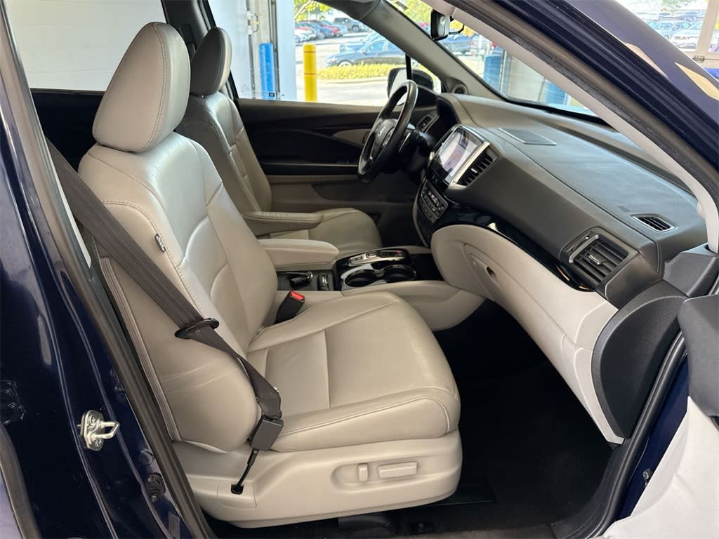 Thumbnail: 2016 Honda Pilot - 12