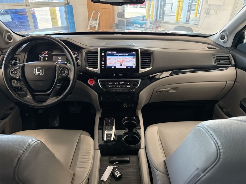 Thumbnail: 2016 Honda Pilot - 10