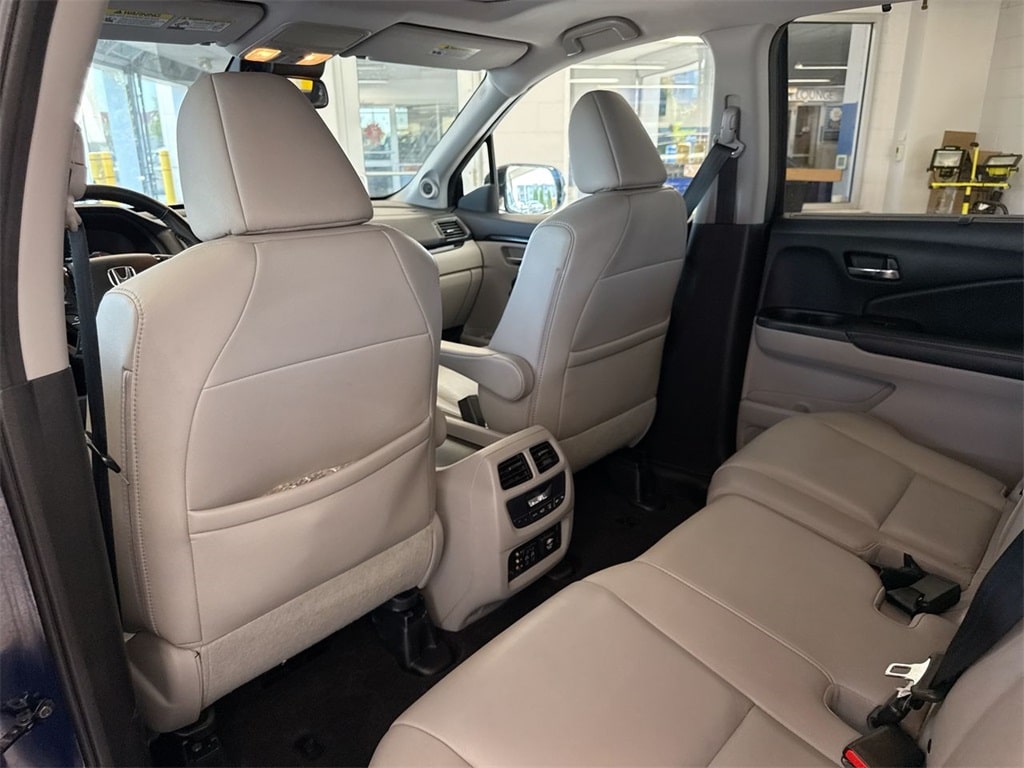 Thumbnail: 2016 Honda Pilot - 13