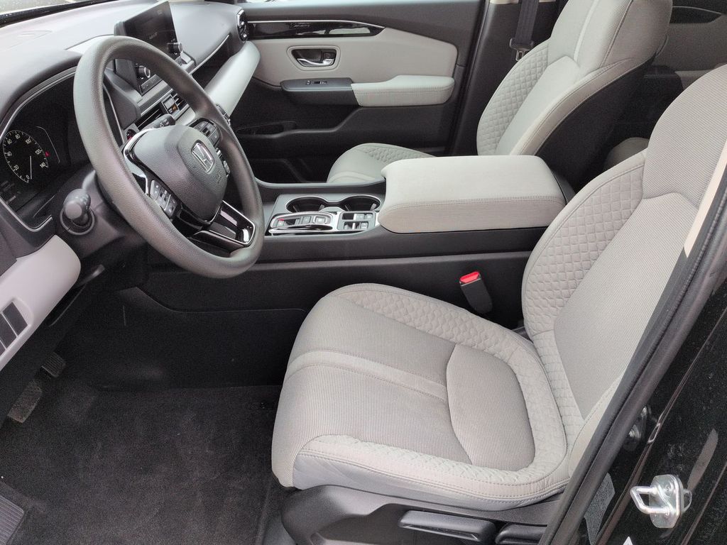 Thumbnail: 2023 Honda Pilot - 10