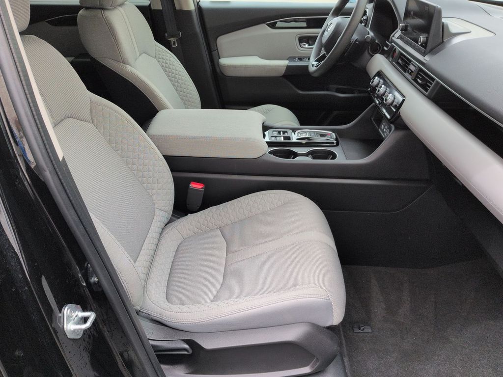 Thumbnail: 2023 Honda Pilot - 11