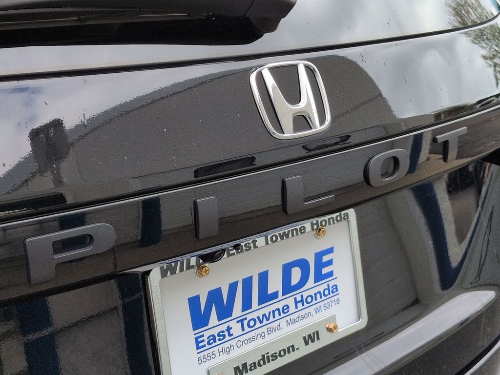 Thumbnail: 2023 Honda Pilot - 25