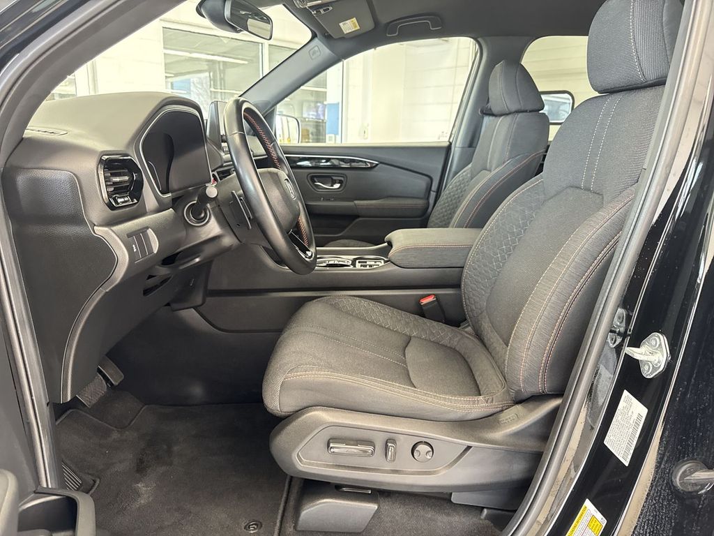 Thumbnail: 2025 Honda Pilot - 9