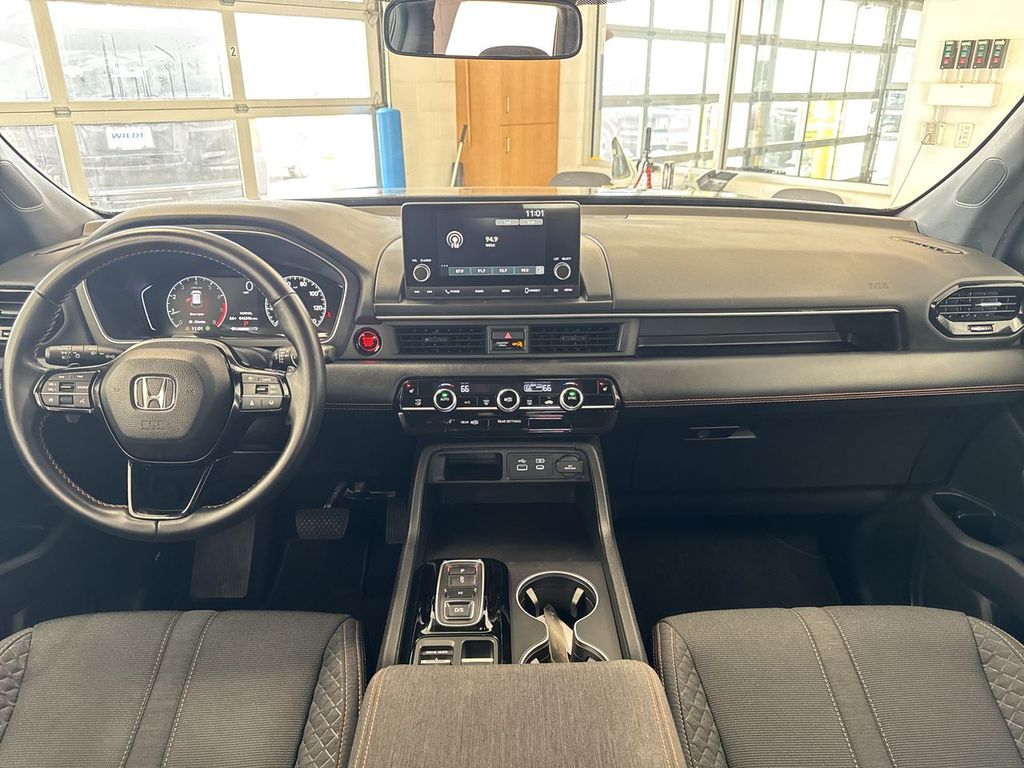 Thumbnail: 2025 Honda Pilot - 8