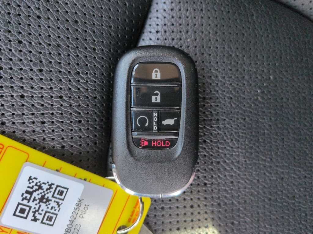 Thumbnail: 2023 Honda Pilot - 18