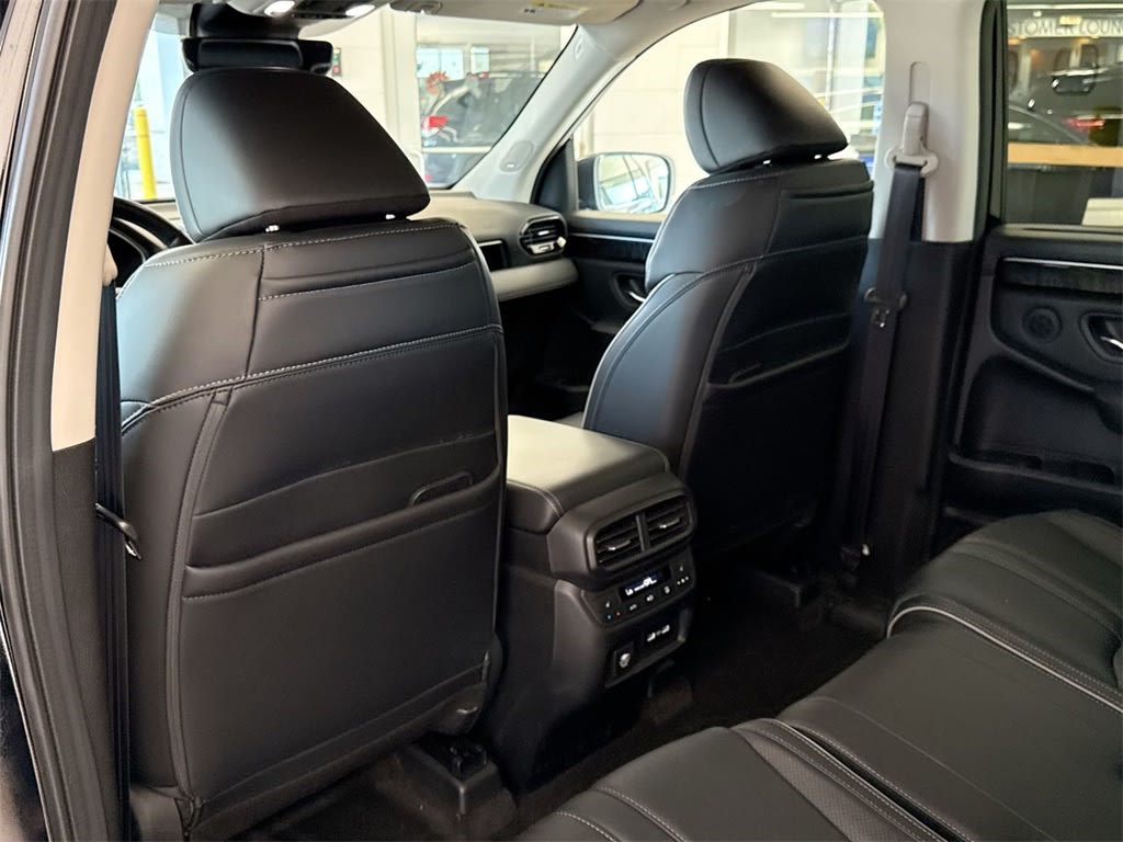 Thumbnail: 2023 Honda Pilot - 11