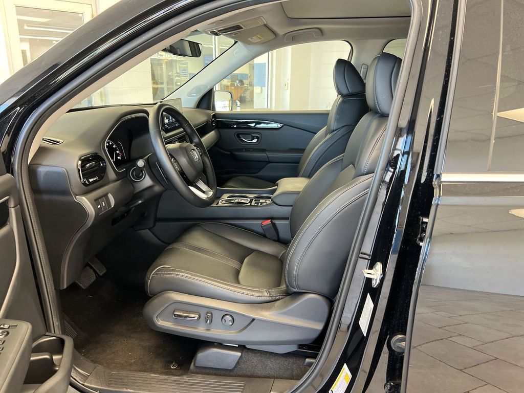 Thumbnail: 2024 Honda Pilot - 10