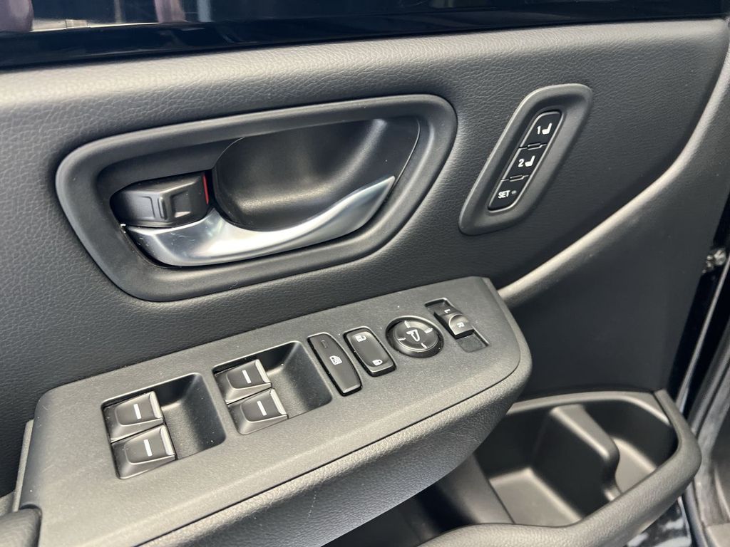 Thumbnail: 2024 Honda Pilot - 25