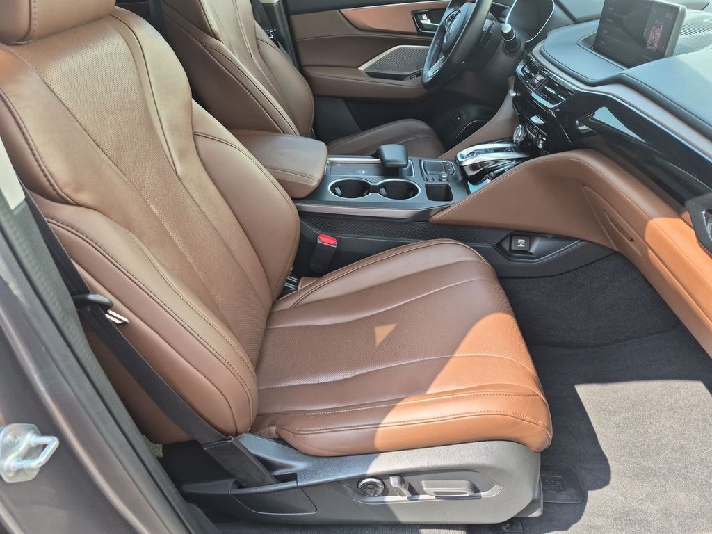 Thumbnail: 2023 Acura MDX - 11