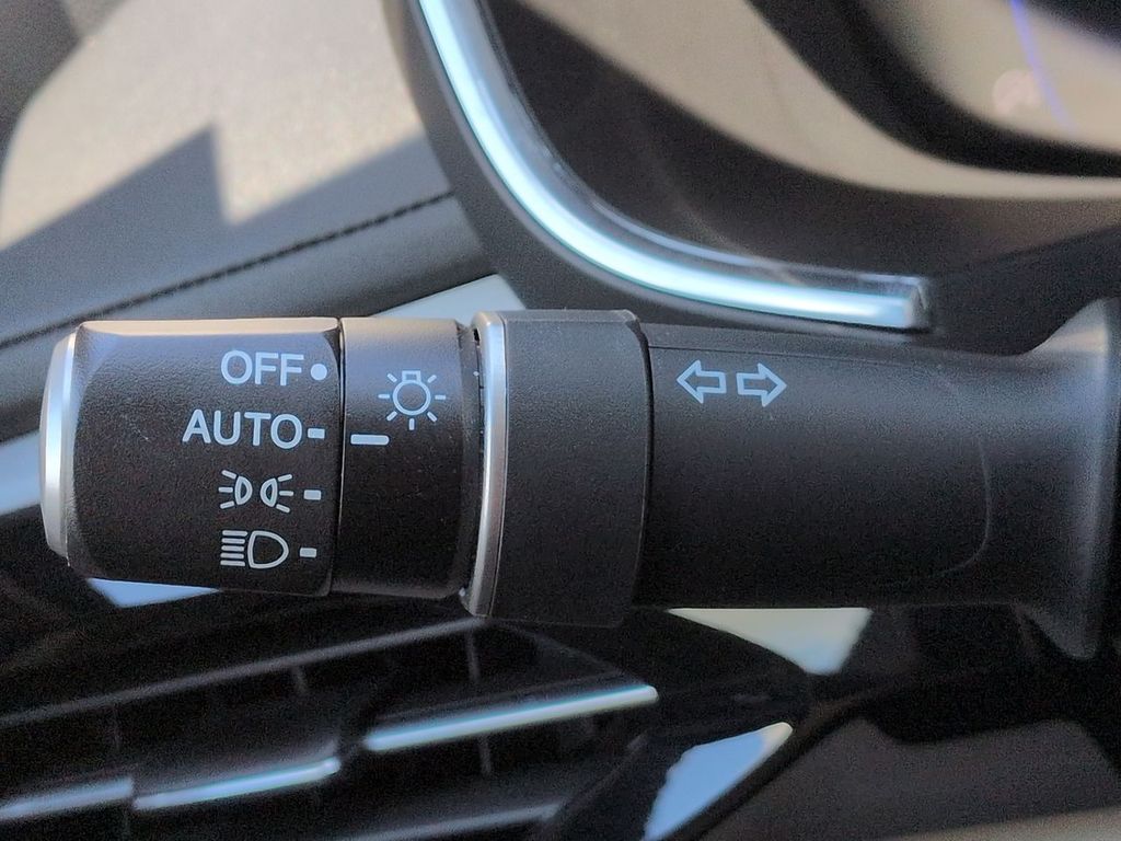 Thumbnail: 2023 Acura MDX - 34