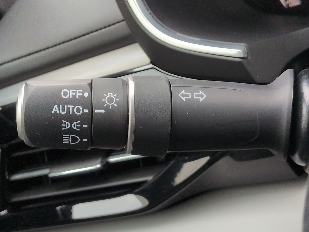 Thumbnail: 2023 Acura MDX - 32