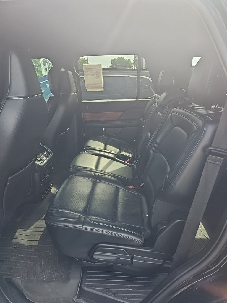 Thumbnail: 2019 Lincoln Navigator - 3