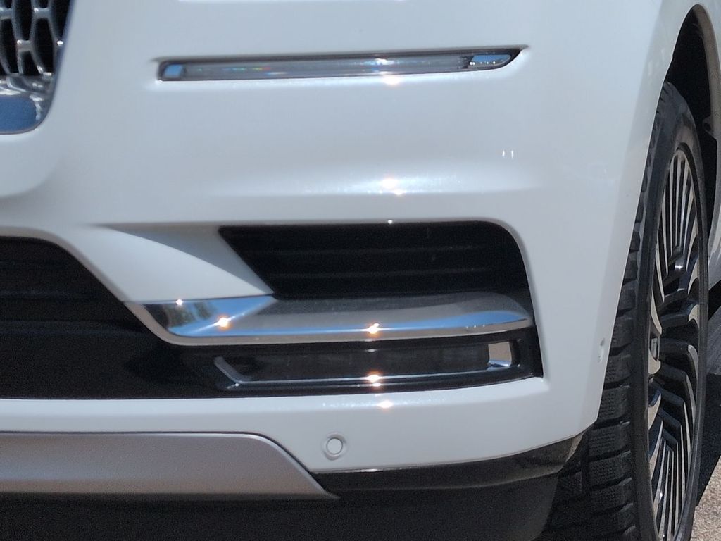 Thumbnail: 2020 Lincoln Navigator - 24