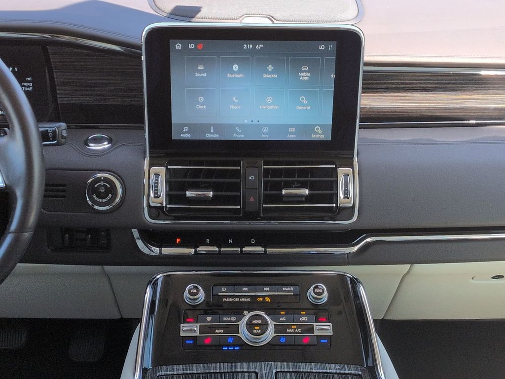 Thumbnail: 2020 Lincoln Navigator - 14