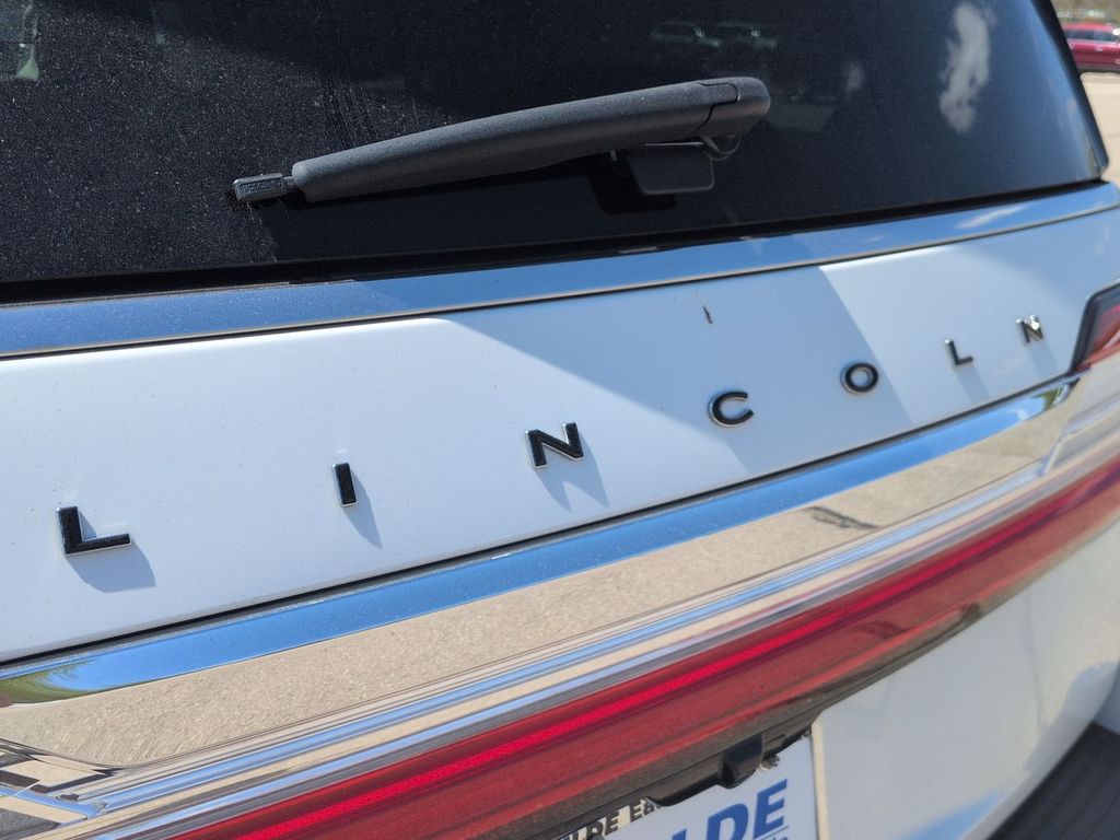 Thumbnail: 2020 Lincoln Navigator - 25