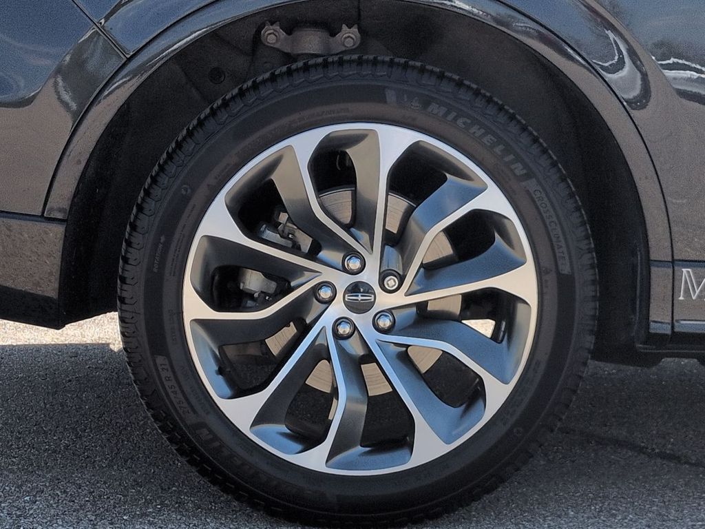 Thumbnail: 2023 Lincoln Aviator - 7