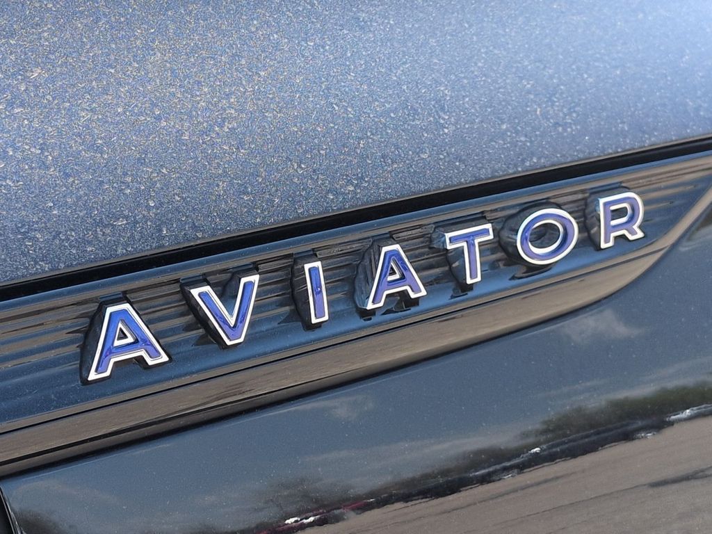 Thumbnail: 2023 Lincoln Aviator - 24