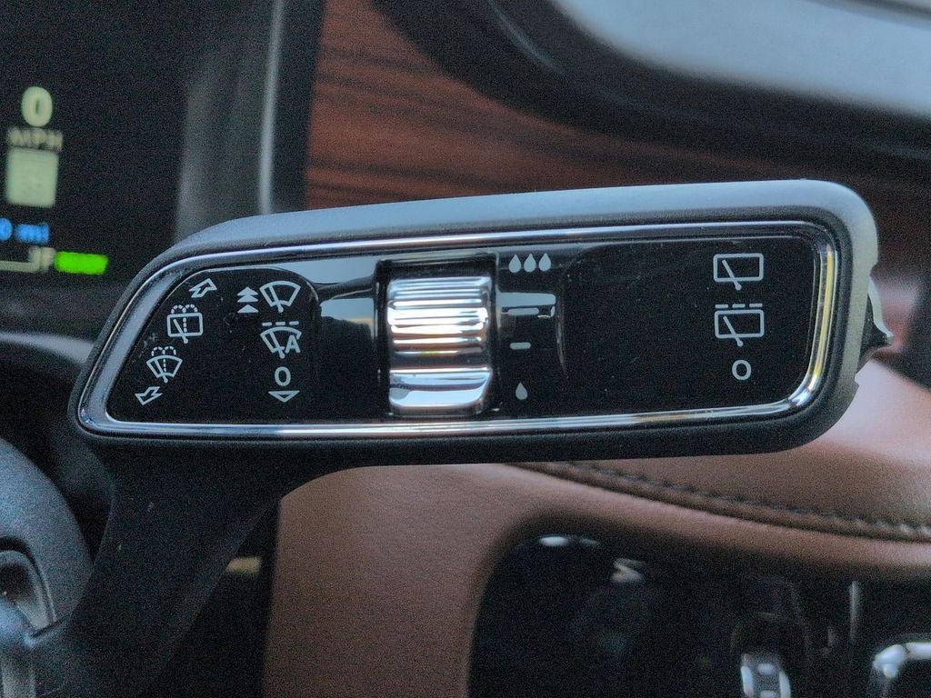 Thumbnail: 2023 Lincoln Aviator - 32