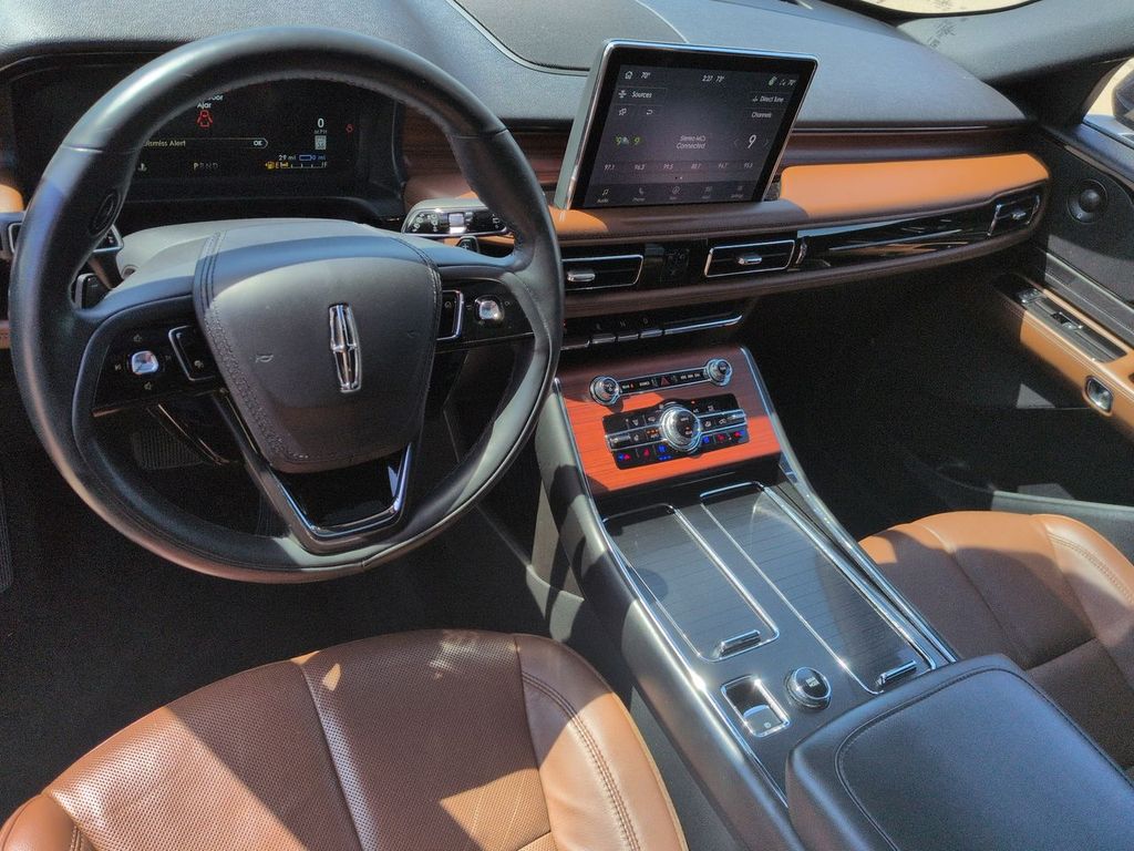 Thumbnail: 2023 Lincoln Aviator - 2