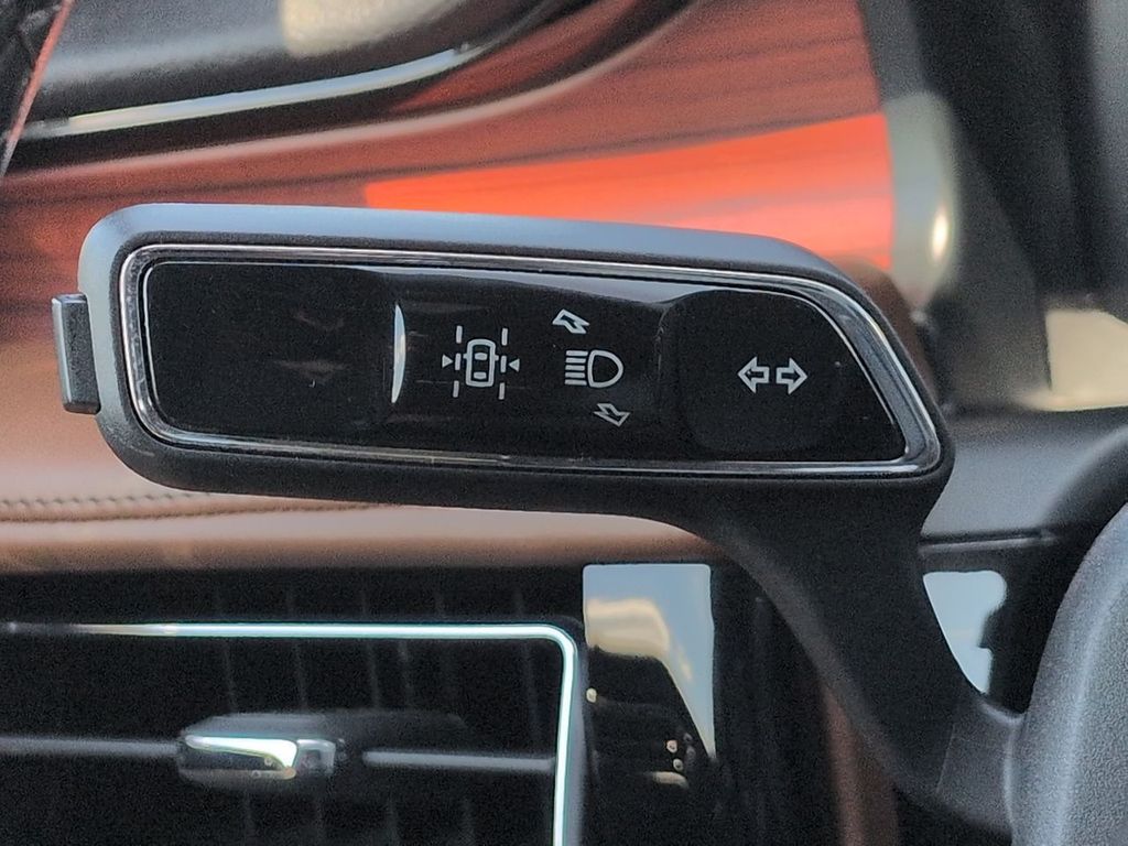 Thumbnail: 2023 Lincoln Aviator - 33