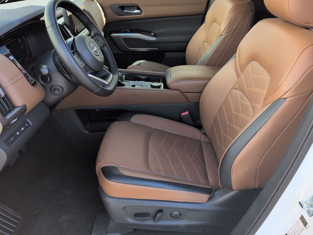 Thumbnail: 2025 Nissan Pathfinder - 10