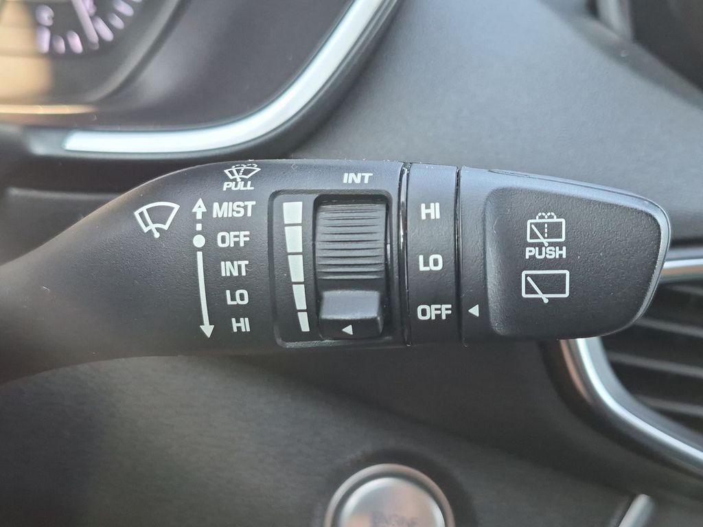 Thumbnail: 2020 Hyundai Santa Fe - 32