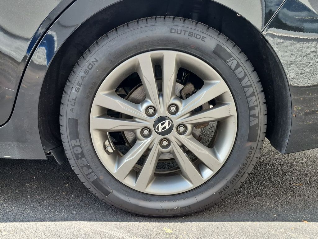 Thumbnail: 2018 Hyundai Elantra - 8