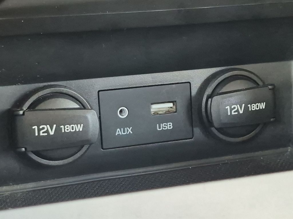 Thumbnail: 2018 Hyundai Elantra - 36