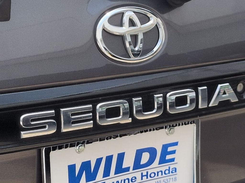 Thumbnail: 2018 Toyota Sequoia - 25