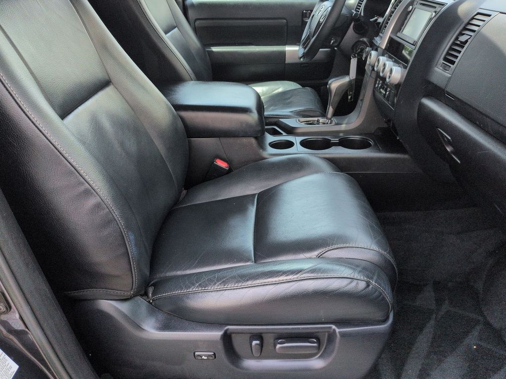 Thumbnail: 2018 Toyota Sequoia - 11