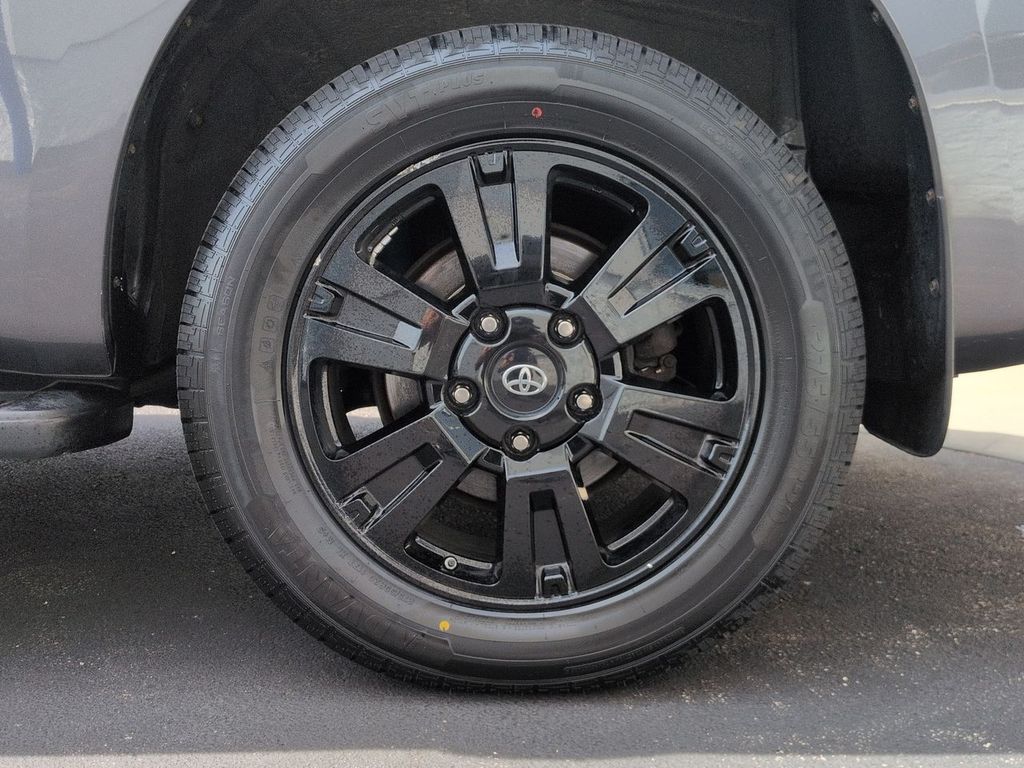 Thumbnail: 2018 Toyota Sequoia - 8