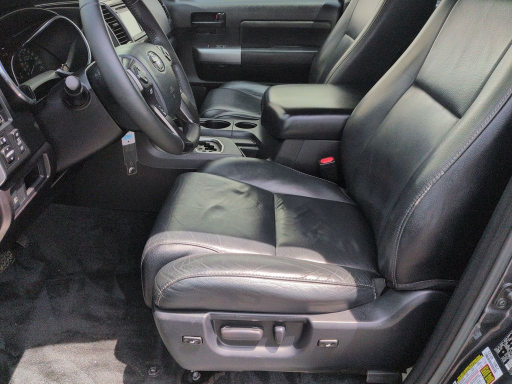 Thumbnail: 2018 Toyota Sequoia - 10