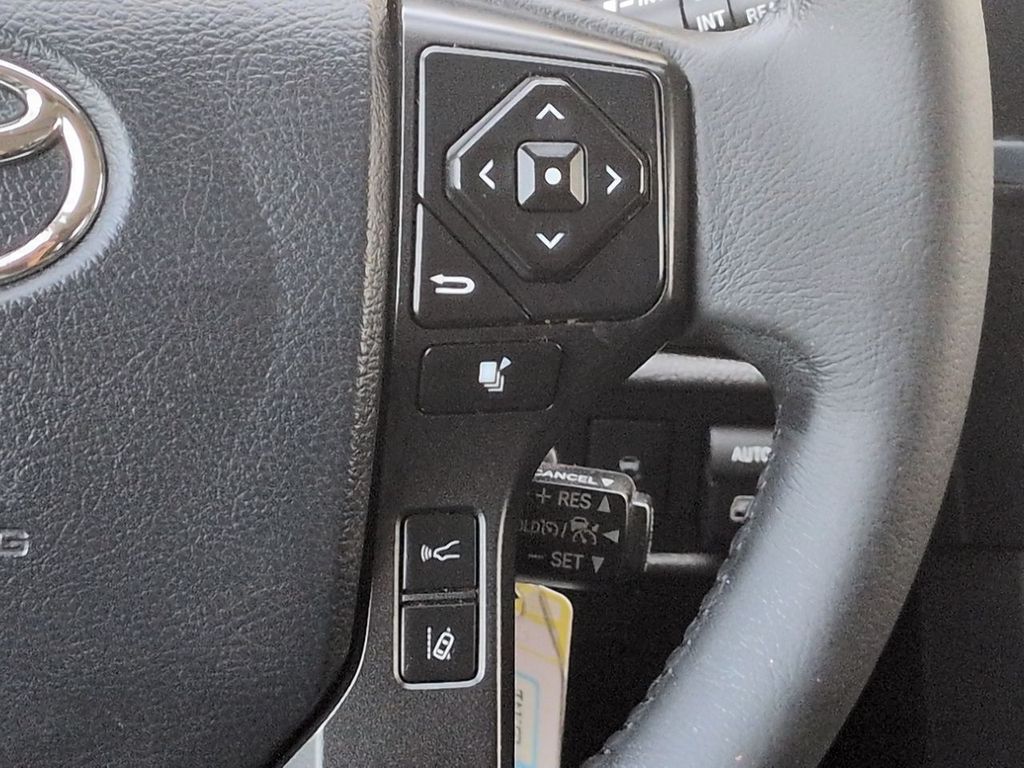Thumbnail: 2018 Toyota Sequoia - 33