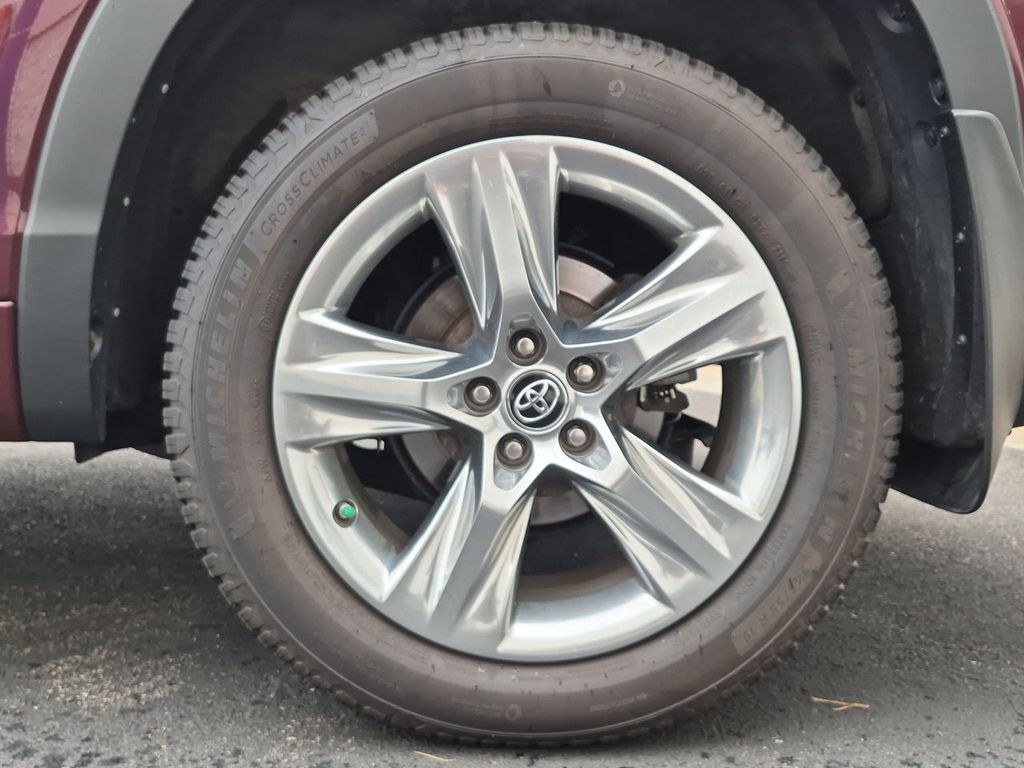 Thumbnail: 2018 Toyota Highlander - 8