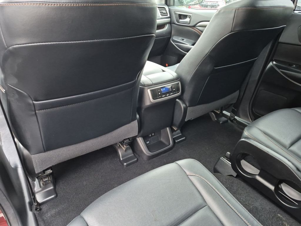 Thumbnail: 2018 Toyota Highlander - 27