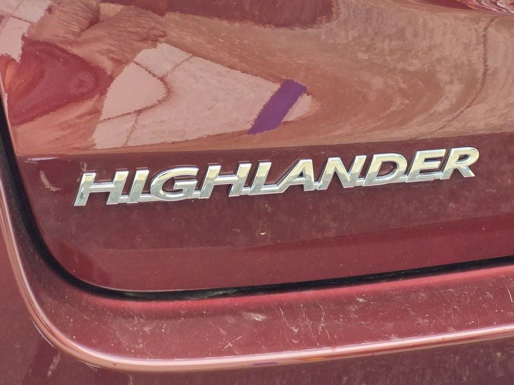 Thumbnail: 2018 Toyota Highlander - 25