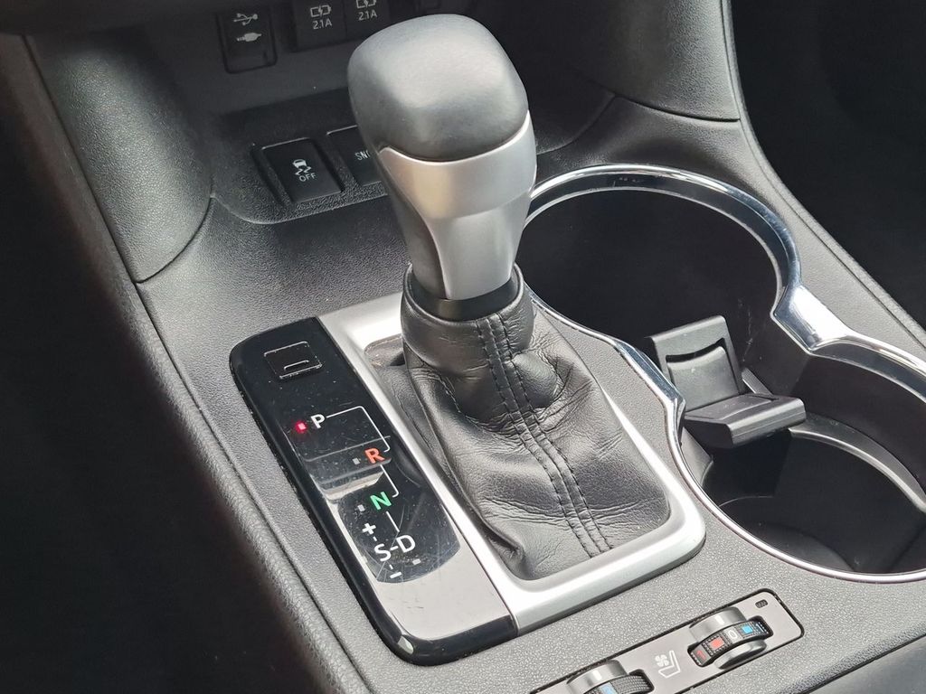 Thumbnail: 2018 Toyota Highlander - 15