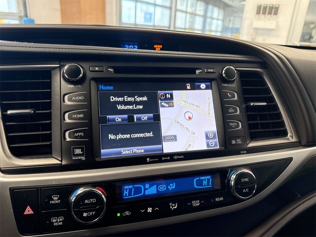 Thumbnail: 2018 Toyota Highlander - 16