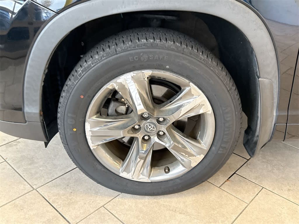 Thumbnail: 2018 Toyota Highlander - 8