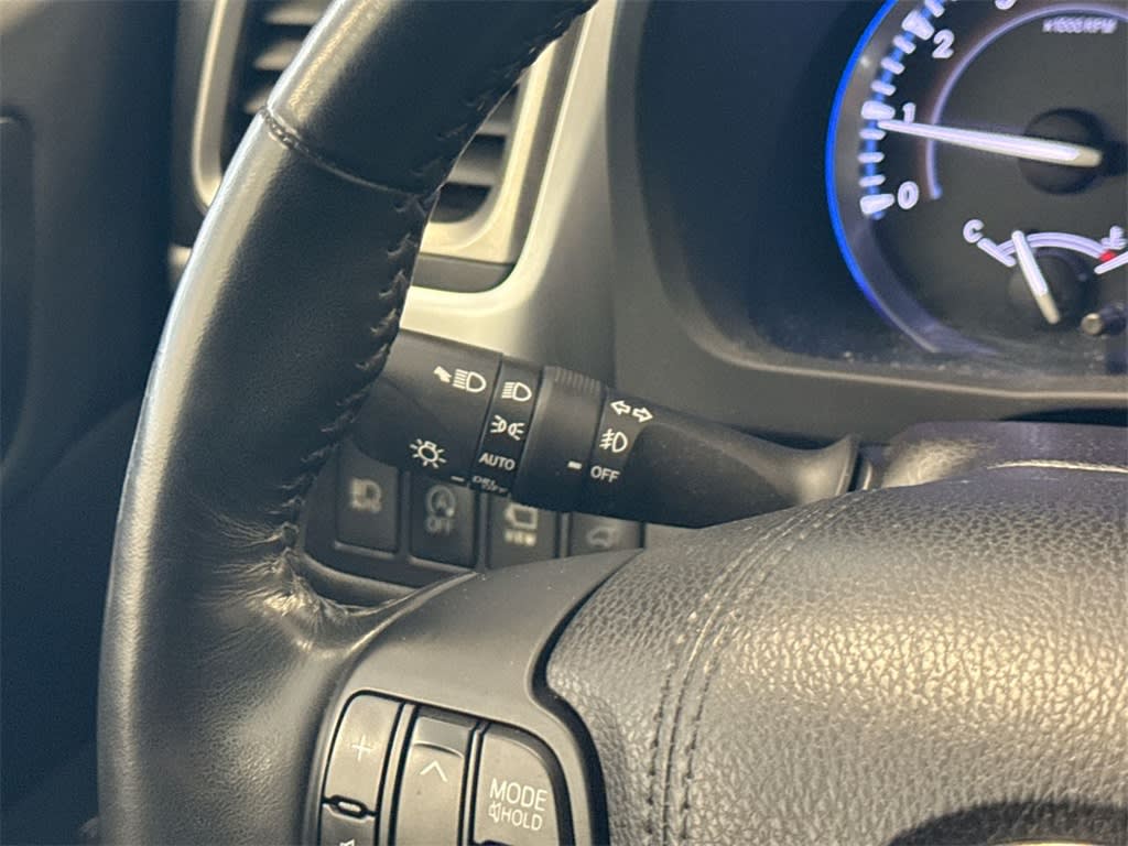 Thumbnail: 2018 Toyota Highlander - 17